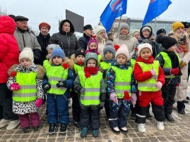 Возложение цветов Возложение цветов.